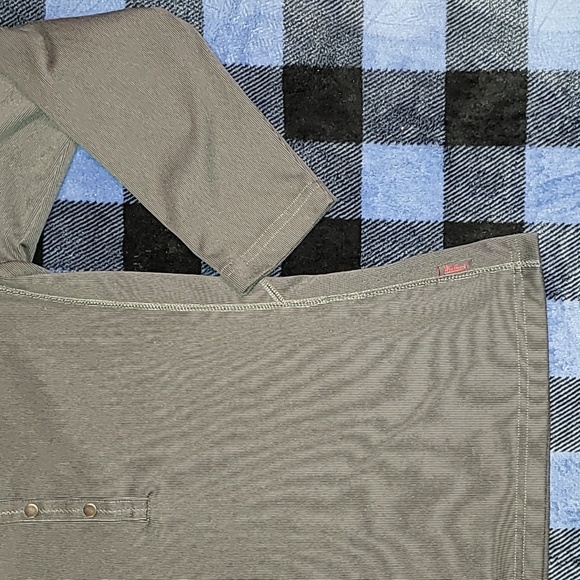 Woolrich. 6-snap button pullover. LIKE-NEW. Women's size Medium - Picture 5 of 14